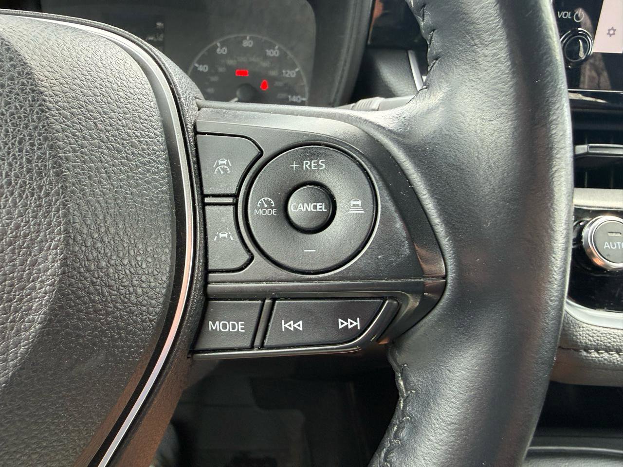 Used 2023 Toyota Corolla SE image 13