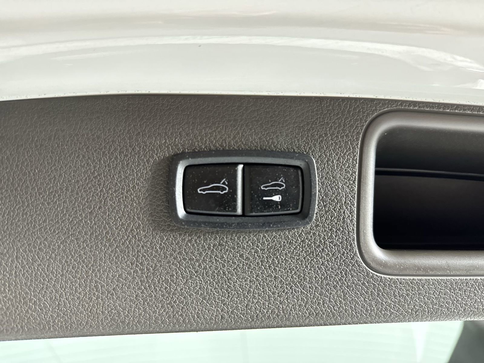 Used 2023 Porsche Macan image 34