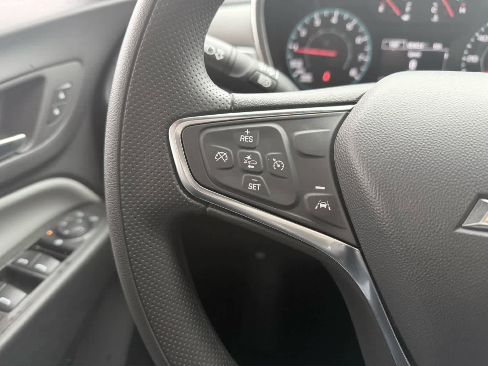 Used 2023 Chevrolet Equinox LS w/ Sport Edition FWD image 18