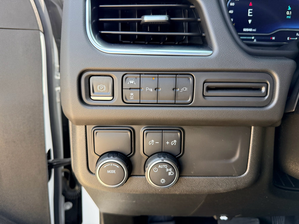 Used 2022 Chevrolet Suburban Premier RWD image 17