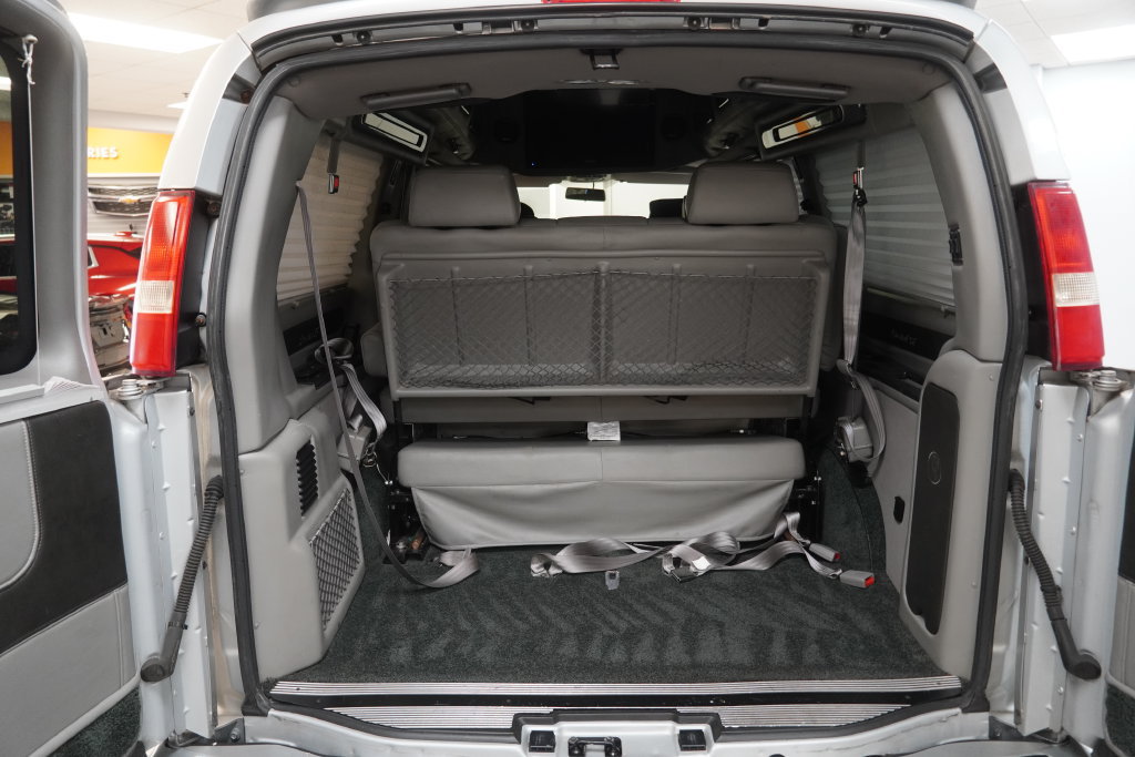 Used 2013 GMC Savana 1500 AWD image 11