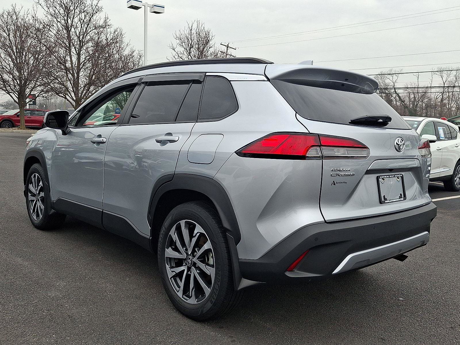 Used 2022 Toyota Corolla Cross XLE w/ Convenience Package image 6