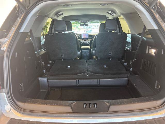 Certified 2022 Ford Explorer XLT w/ Equipment Group 202A AWD/4WD image 9