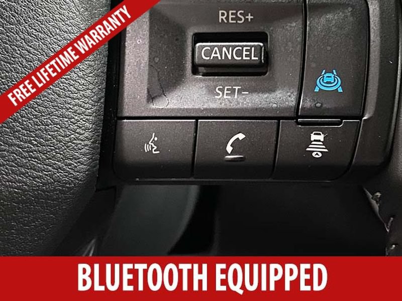 Used 2025 Nissan Rogue SV FWD image 11