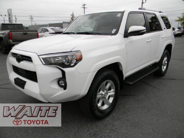 Used 2023 Toyota 4Runner SR5 Premium w/ Moonroof Package AWD/4WD image 5