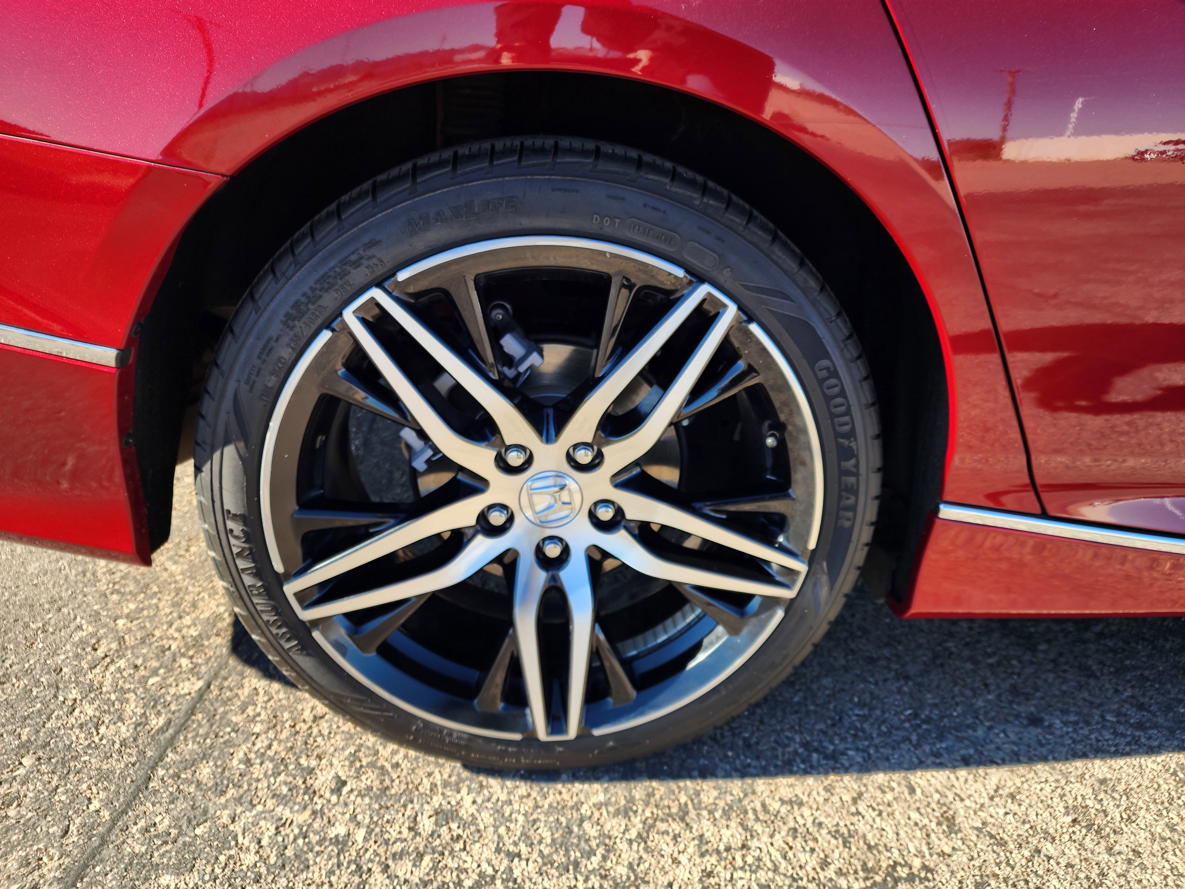 Used 2022 Honda Accord Touring image 11