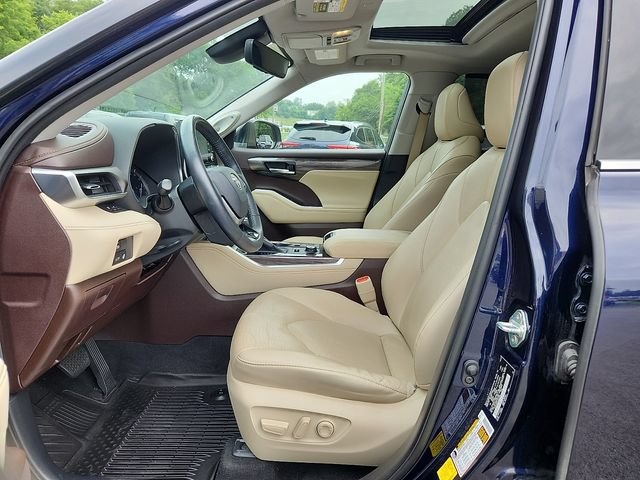 Certified 2020 Toyota Highlander Limited AWD/4WD image 13