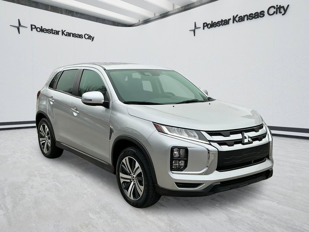 Used 2024 Mitsubishi Outlander Sport SE image 1