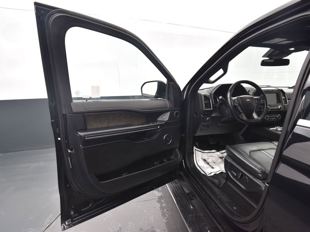 Used 2021 Ford Expedition Max Limited image 8