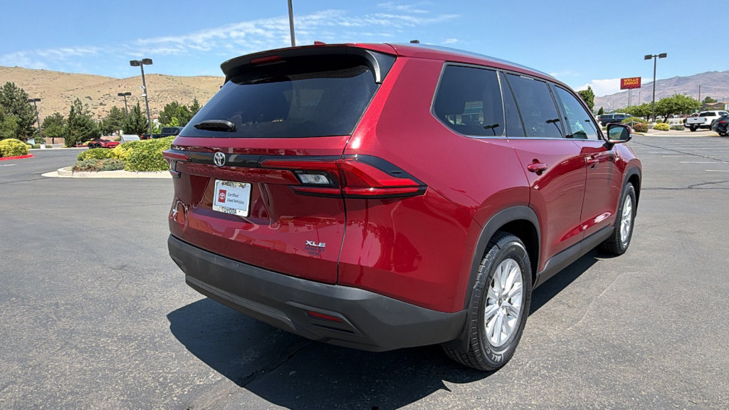 Certified 2024 Toyota Grand Highlander AWD image 3