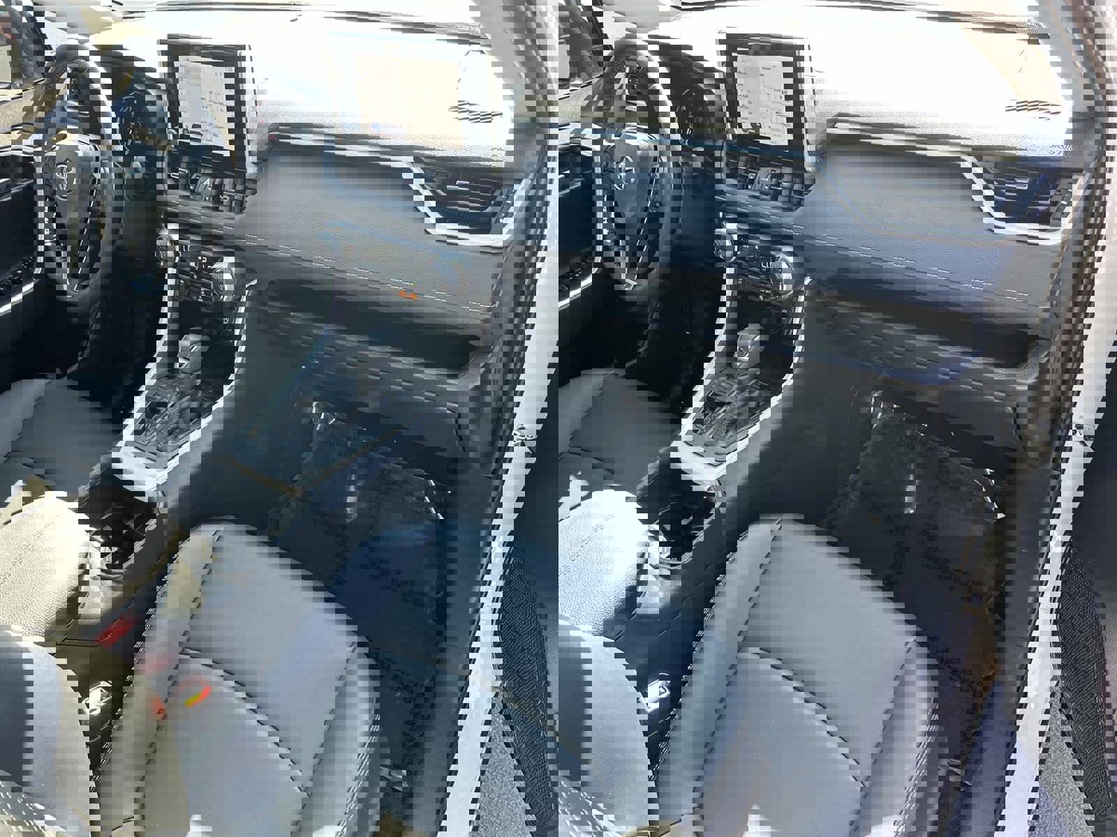 Used 2025 Toyota RAV4 XLE Premium image 12