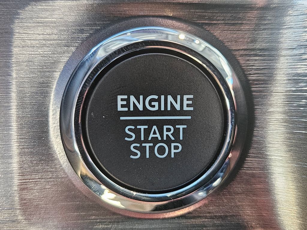 New 2026 Ford F250 Lariat w/ Black Appearance Package image 17