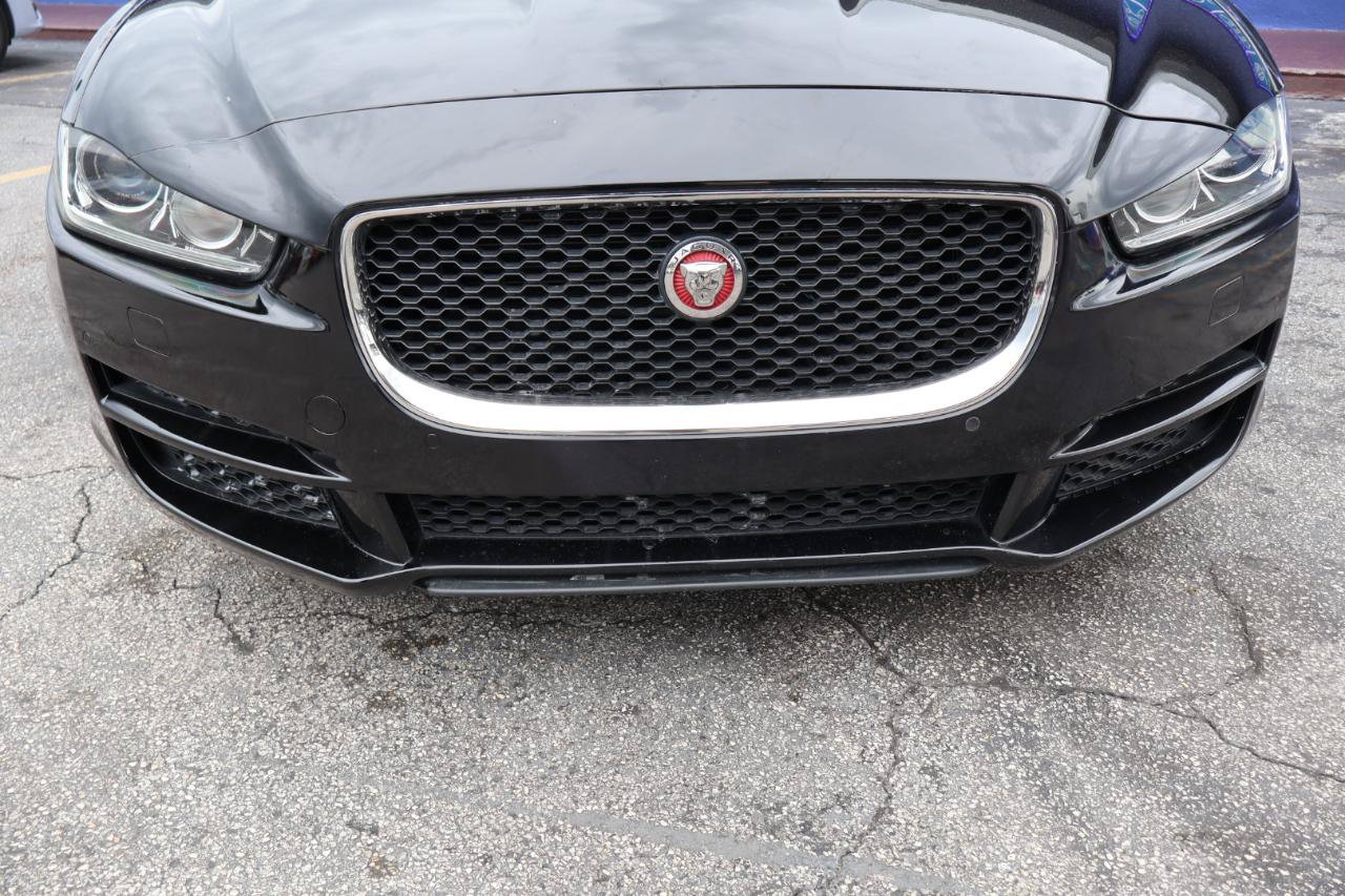 Used 2018 Jaguar XE Prestige RWD image 36