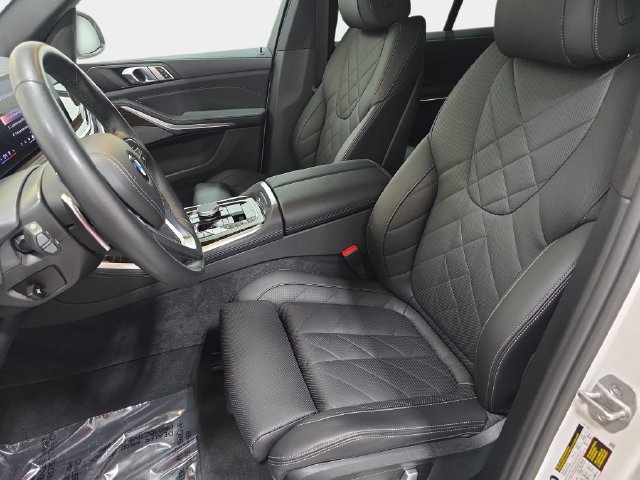 Certified 2024 BMW X5 xDrive40i w/ Premium Package AWD/4WD image 11