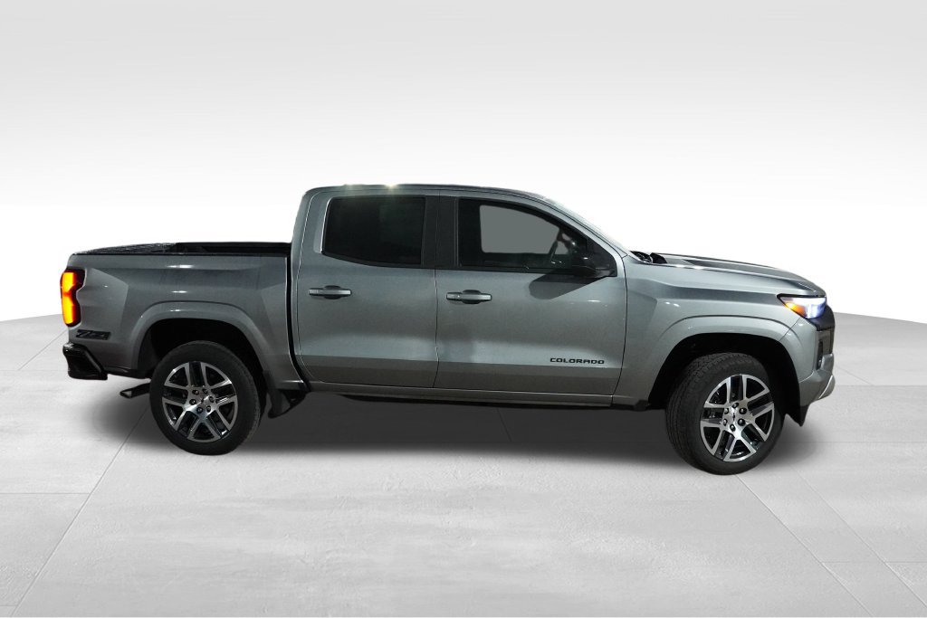 Used 2023 Chevrolet Colorado Z71 w/ Z71 Convenience Package 2 AWD/4WD image 2