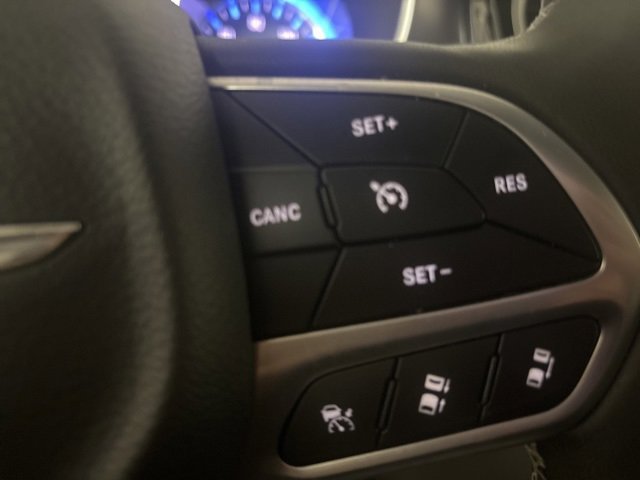 Certified 2024 Chrysler Pacifica Touring-L image 33