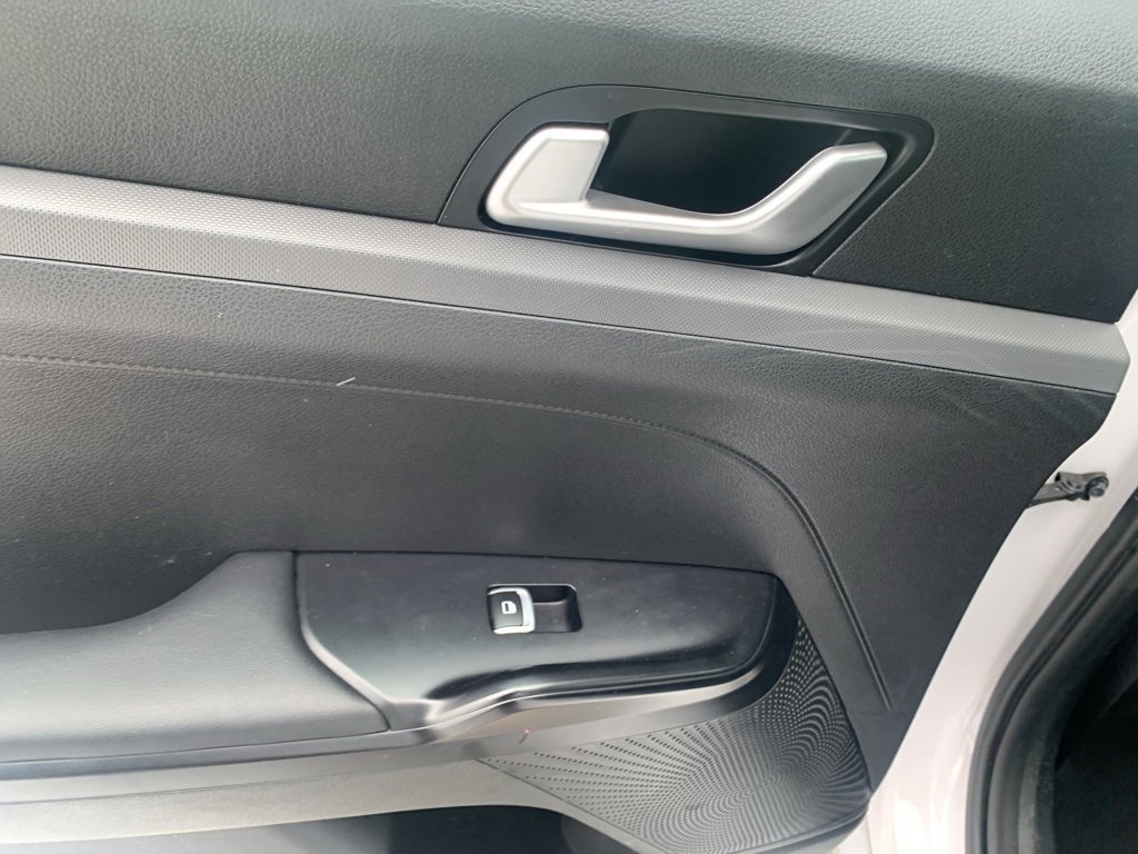 Used 2022 Kia K5 LXS image 22