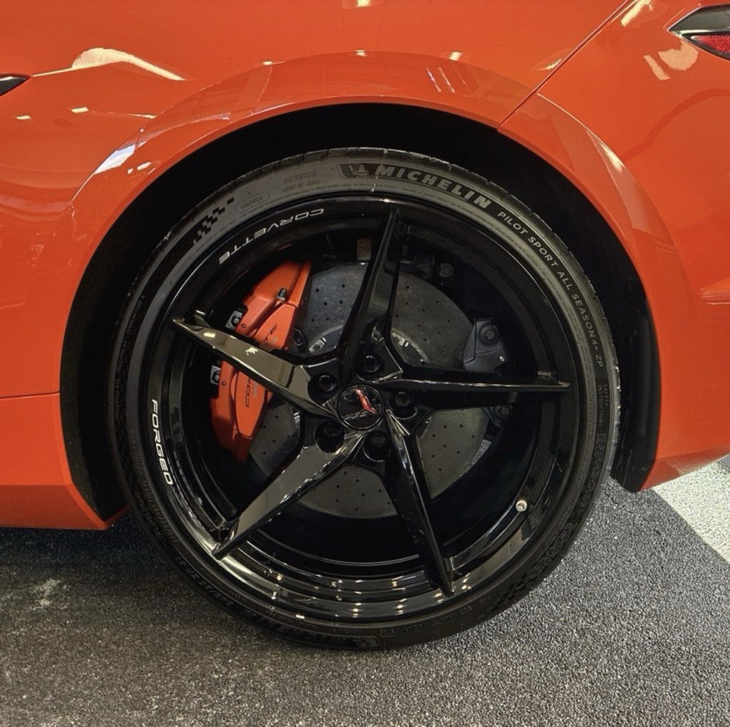 Used 2025 Chevrolet Corvette E-Ray w/ ZER Performance Package image 8