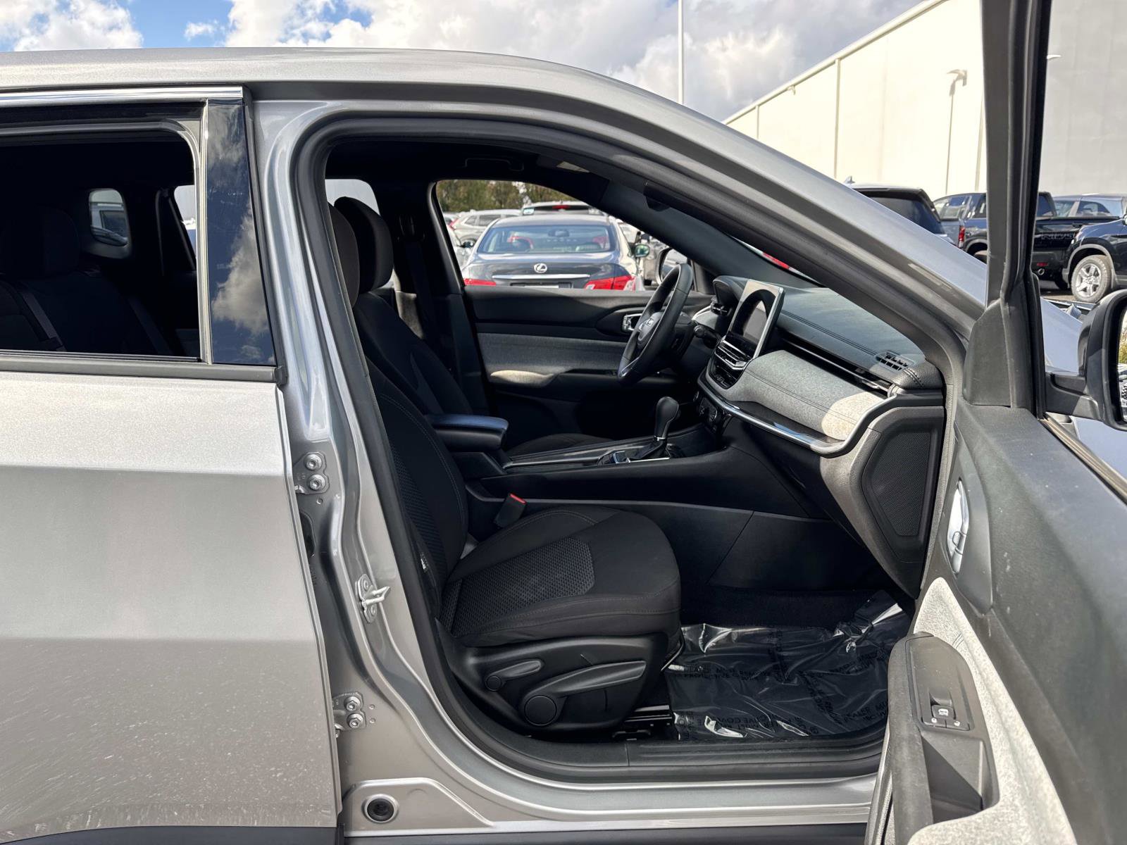 Used 2023 Jeep Compass Sport image 14