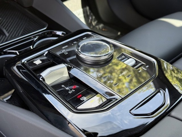 Used 2025 BMW 530i xDrive w/ M Sport Package image 27