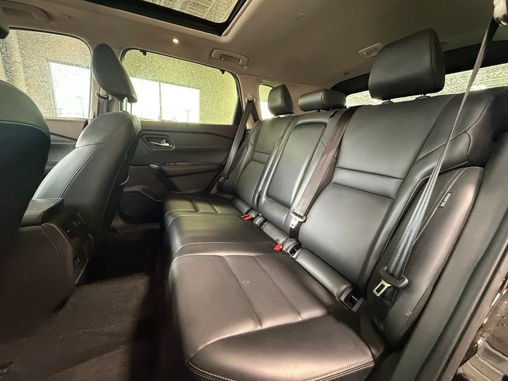Used 2023 Nissan Rogue SV w/ SV Premium B Package FWD image 23