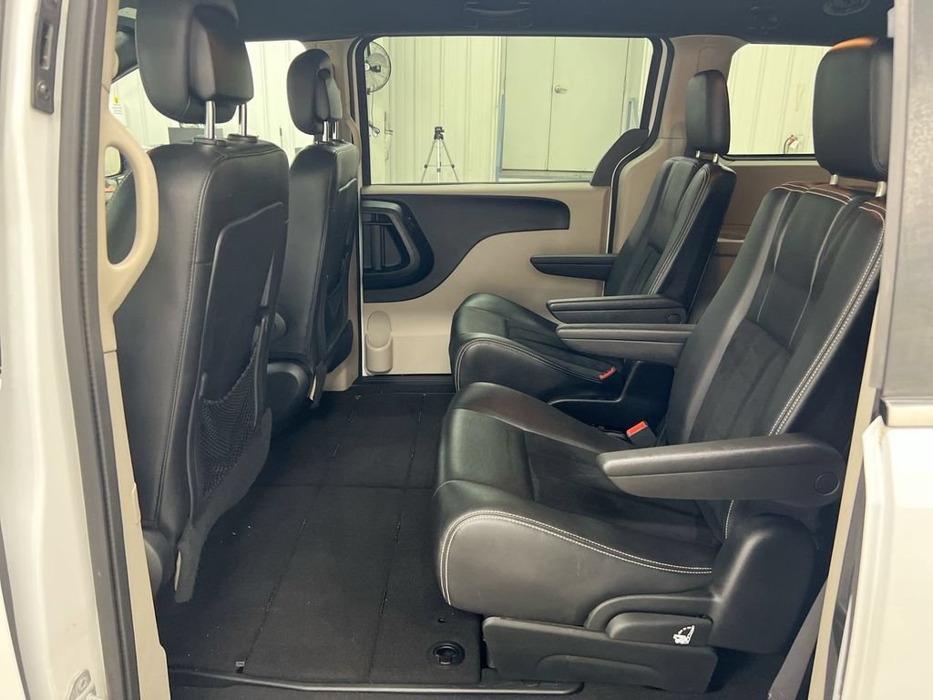 Used 2017 Dodge Grand Caravan SXT FWD image 22
