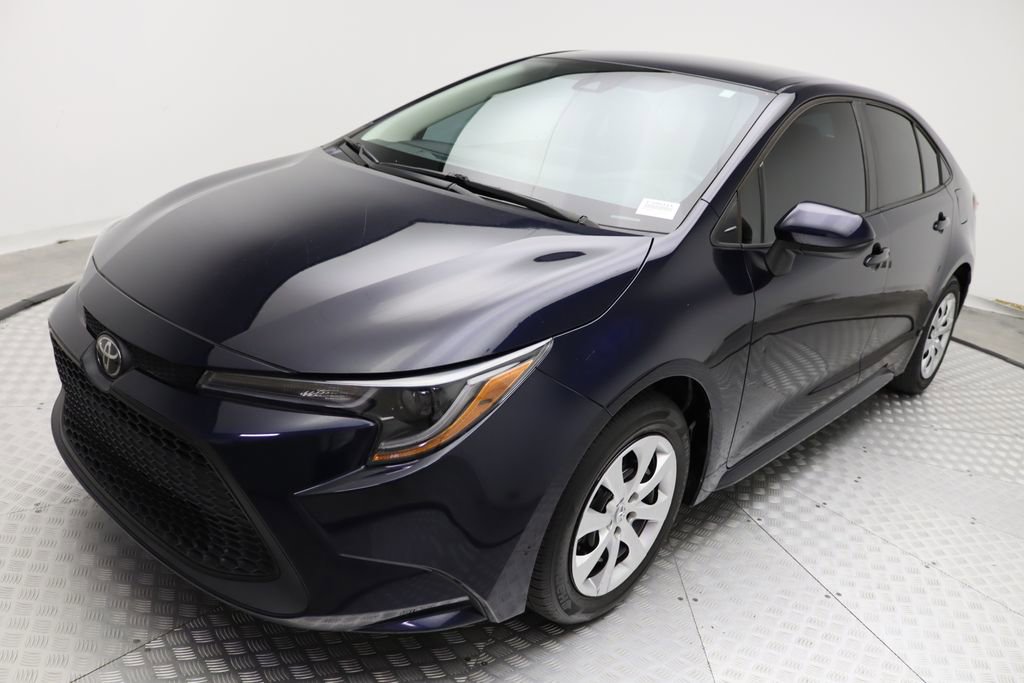 Certified 2022 Toyota Corolla LE image 2