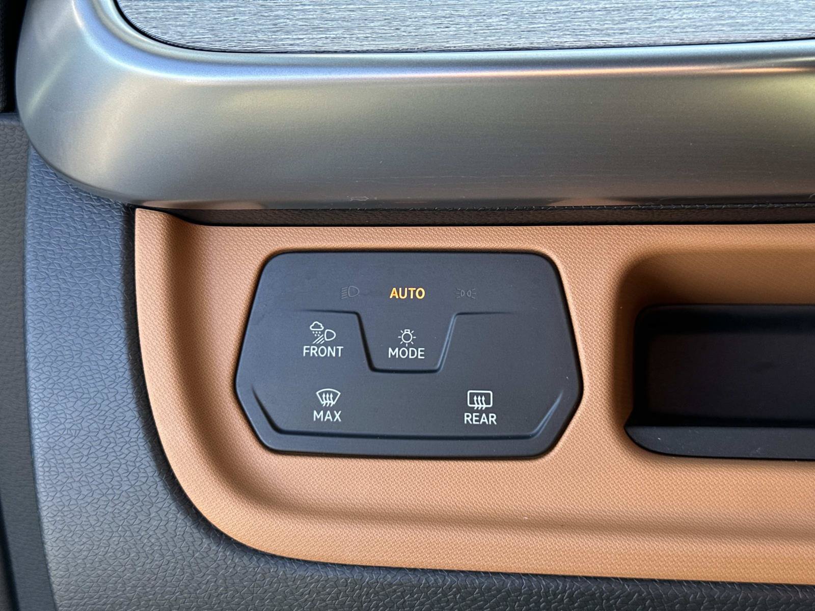 Certified 2025 Volkswagen ID. Buzz Pro S RWD image 19