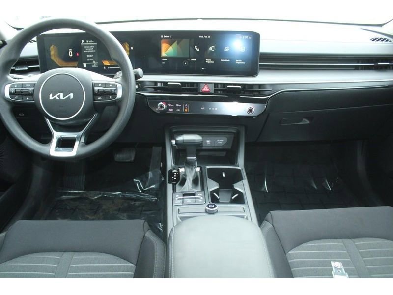 Used 2025 Kia K5 LXS image 12