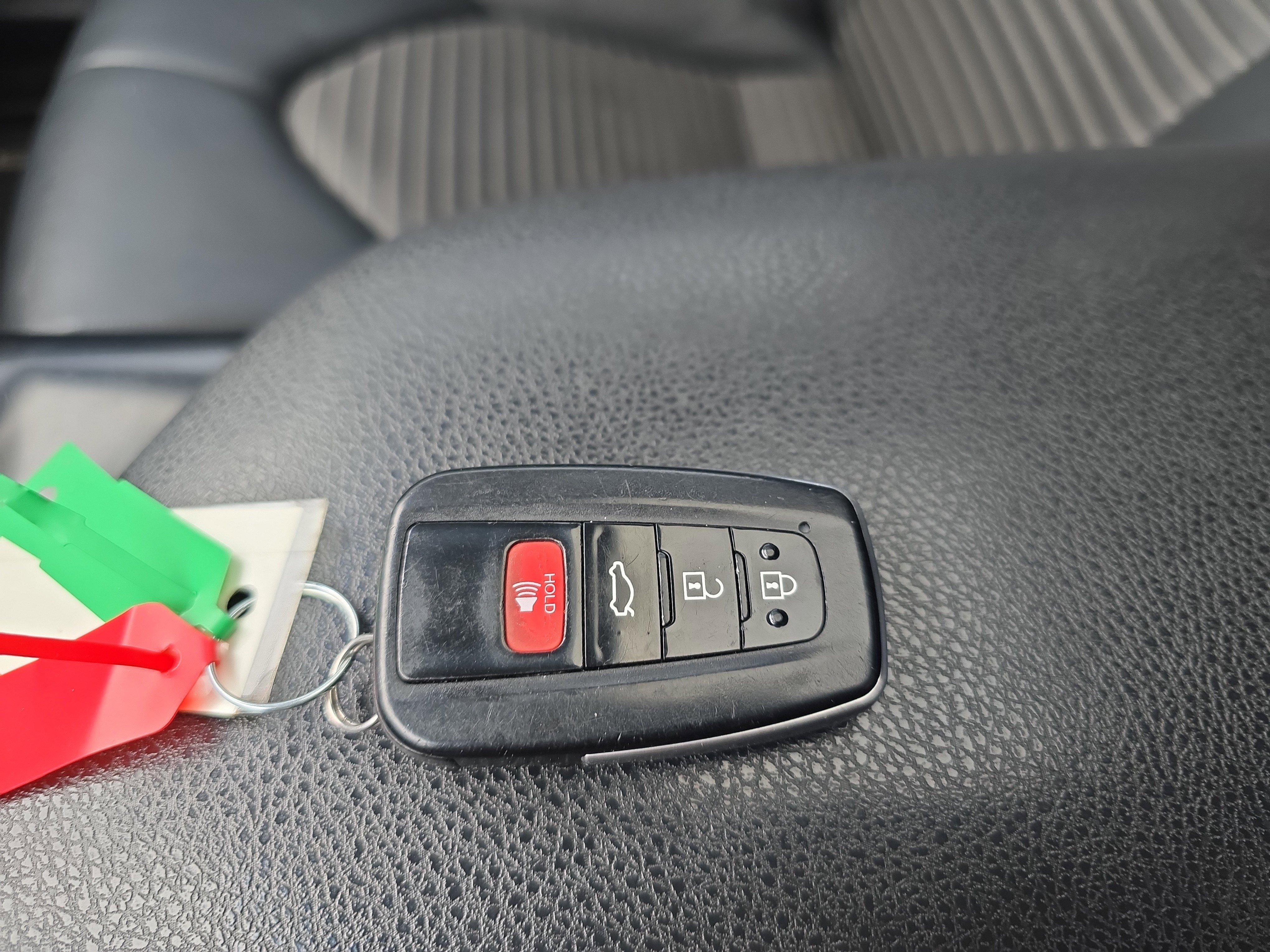 Used 2018 Toyota Camry SE w/ Audio Package image 32