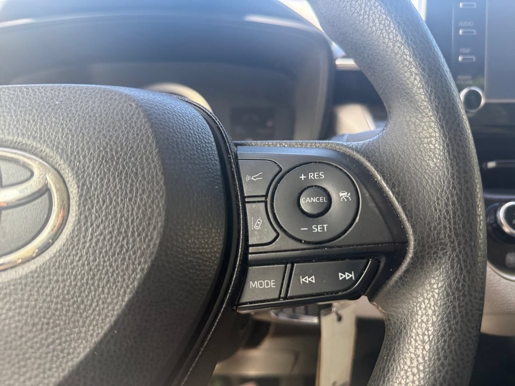 Used 2020 Toyota Corolla LE FWD image 23