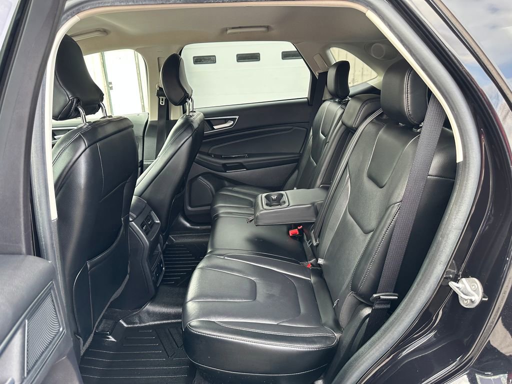 Used 2019 Ford Edge Titanium AWD/4WD image 25
