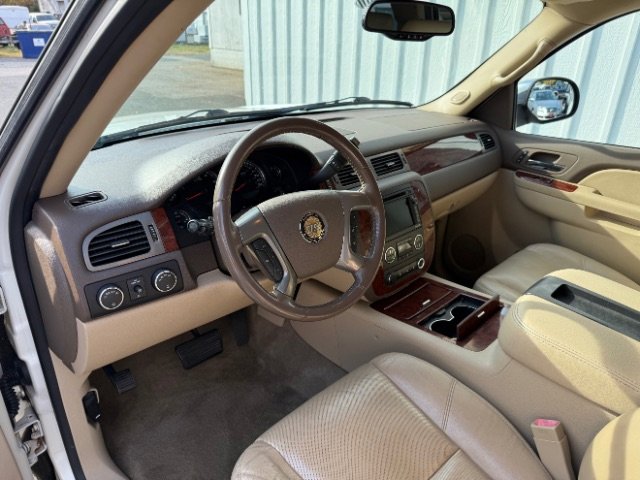 Used 2010 Chevrolet Suburban LTZ image 24