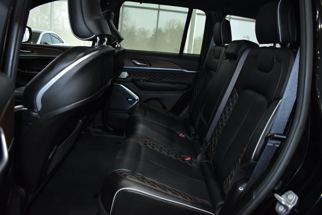 Used 2022 Jeep Grand Cherokee Summit w/ Luxury Tech Group V image 32