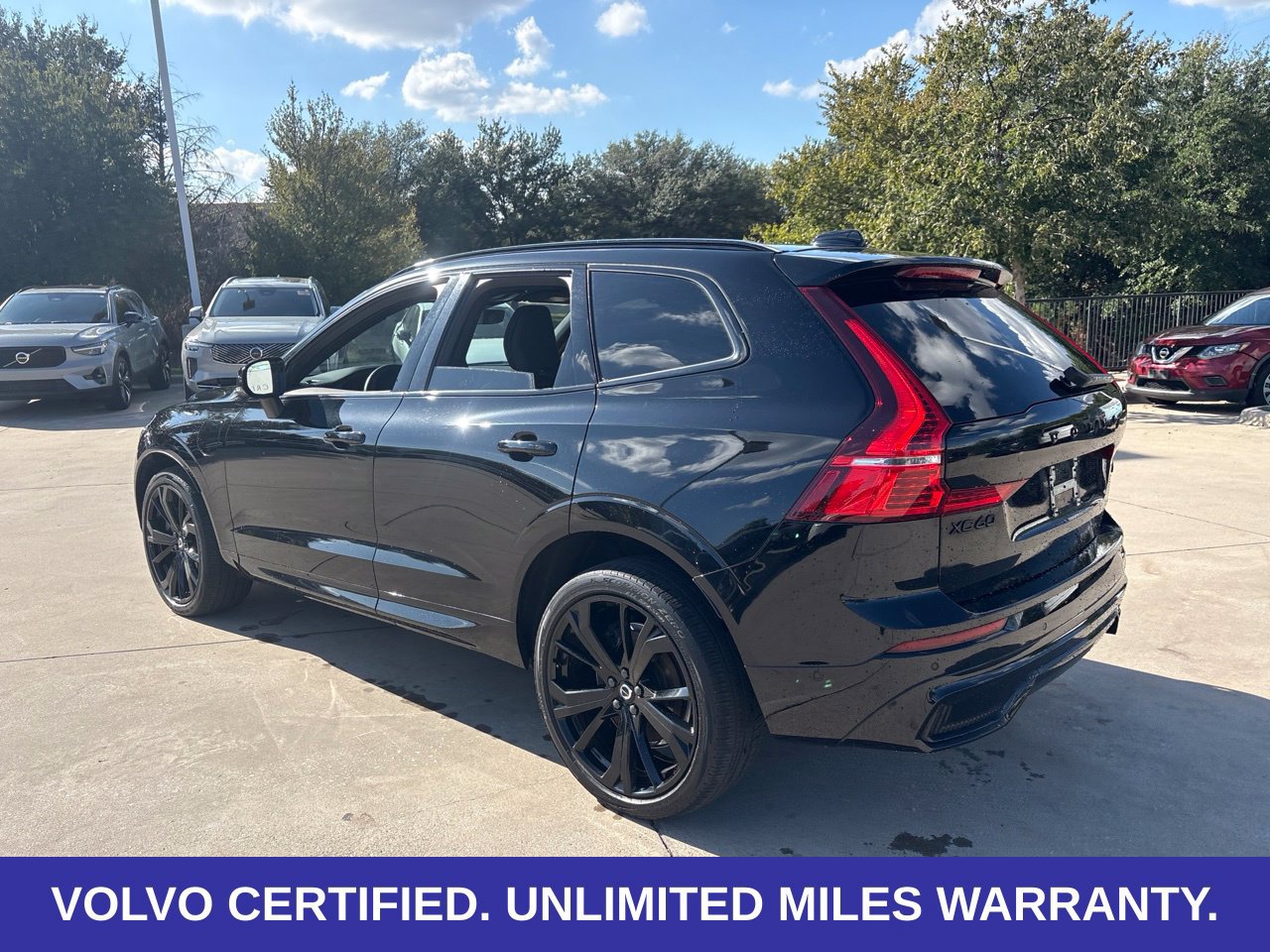 Certified 2025 Volvo XC60 T8 Ultra w/ Climate Package AWD/4WD image 10