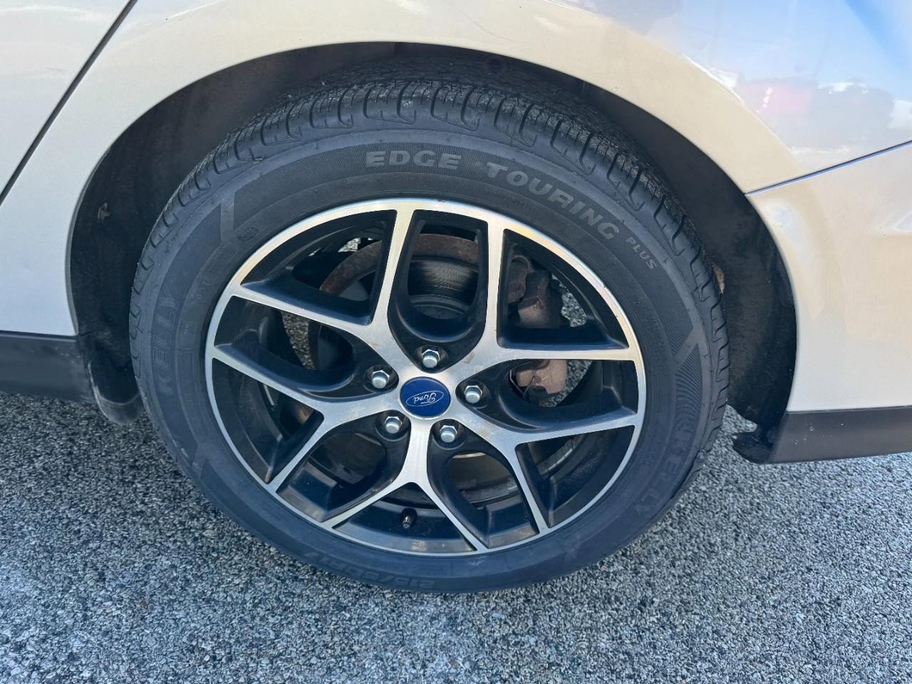 Used 2017 Ford Focus SEL image 7