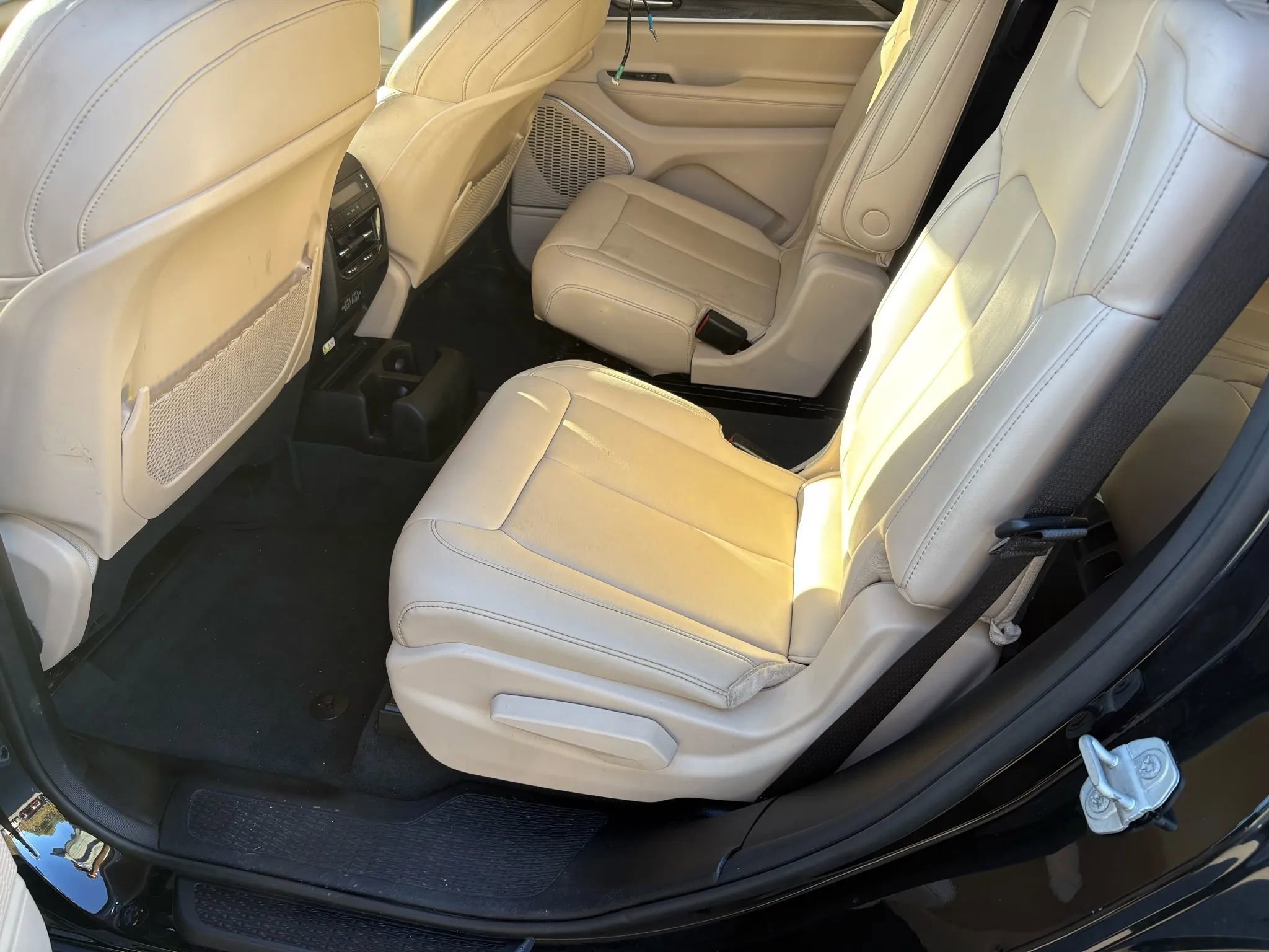 Used 2021 Jeep Grand Cherokee L Limited image 9