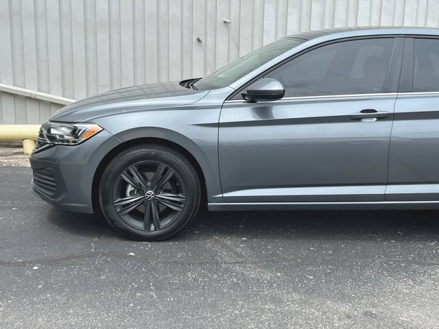 Used 2024 Volkswagen Jetta SE FWD image 13