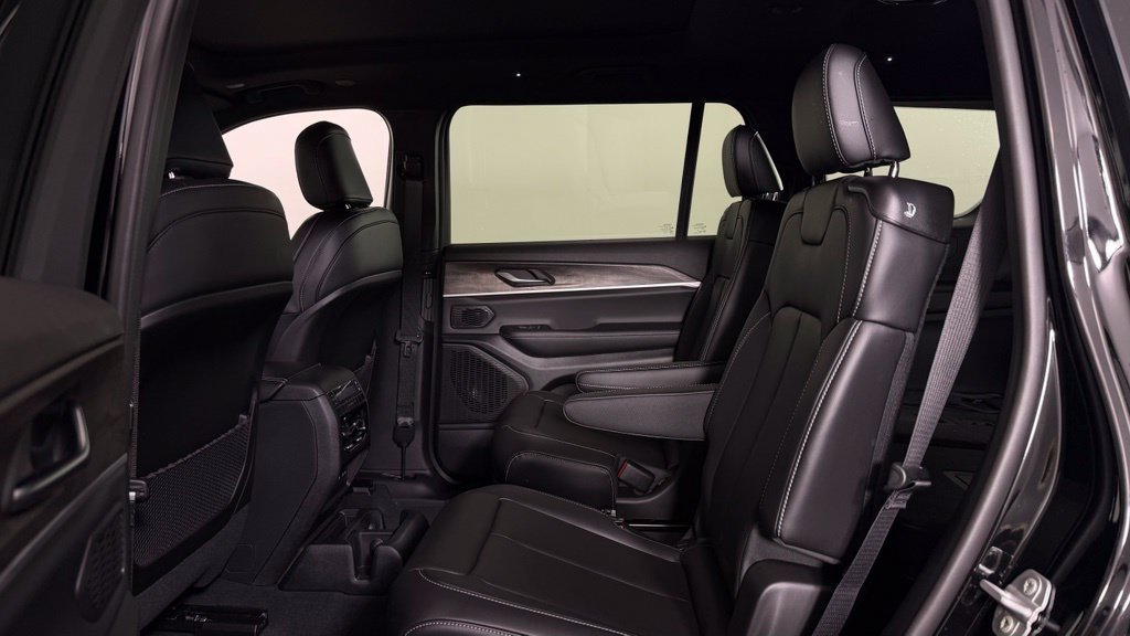New 2027 Jeep Grand Cherokee L Limited AWD/4WD image 27