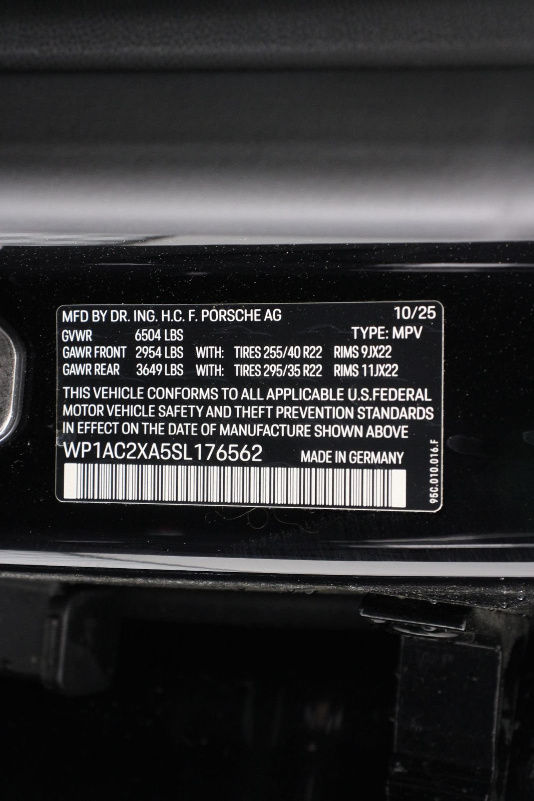 New 2025 Porsche Macan Turbo Electric AWD/4WD image 24