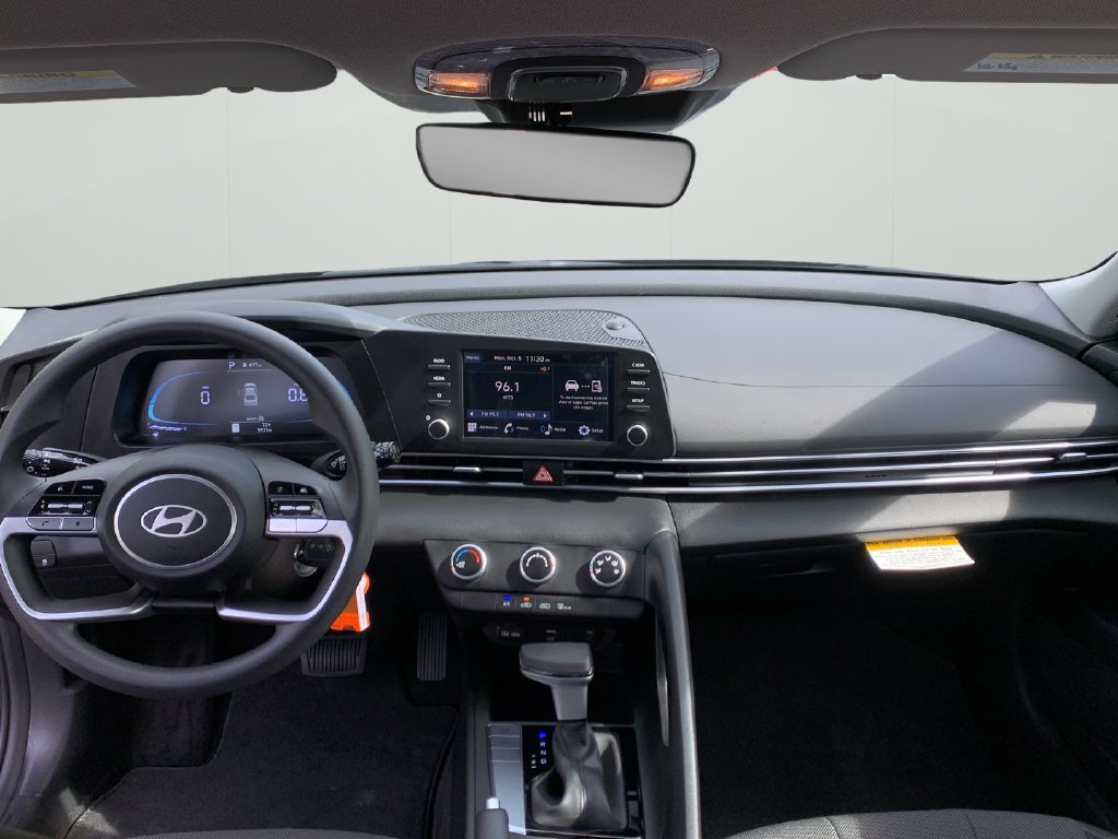 Used 2026 Hyundai Elantra SE FWD image 21