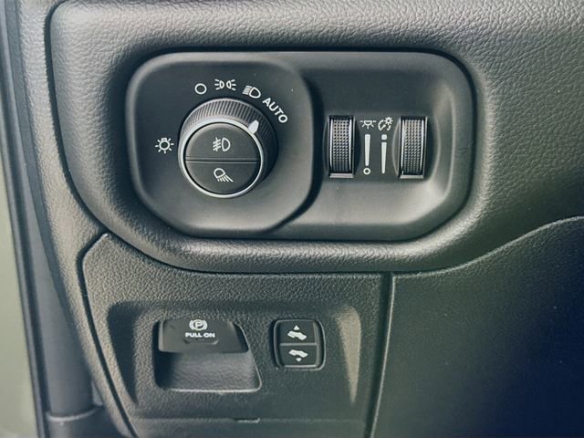 New 2026 RAM 1500 4x4 Crew Cab image 10