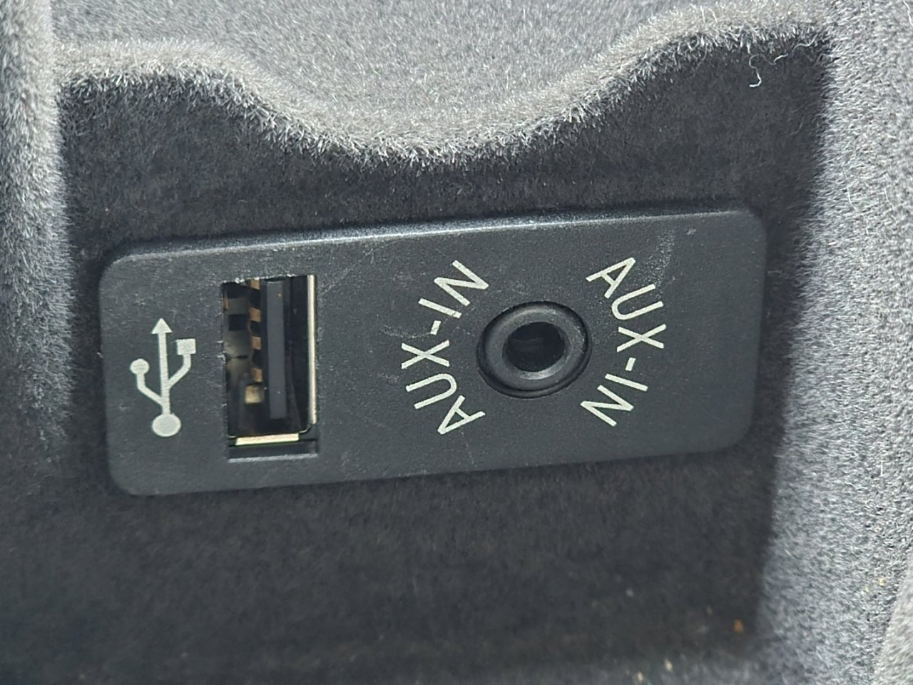 Used 2016 BMW i8 image 9