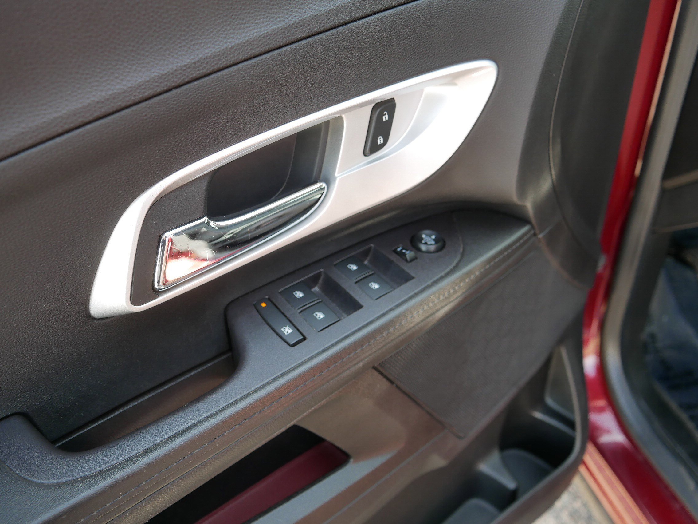 Used 2017 Chevrolet Equinox LT w/ Convenience Package image 19