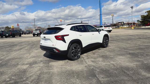 Used 2024 Chevrolet Trax RS image 8