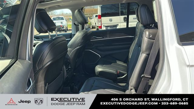 Used 2022 Jeep Grand Cherokee L Limited AWD/4WD image 23