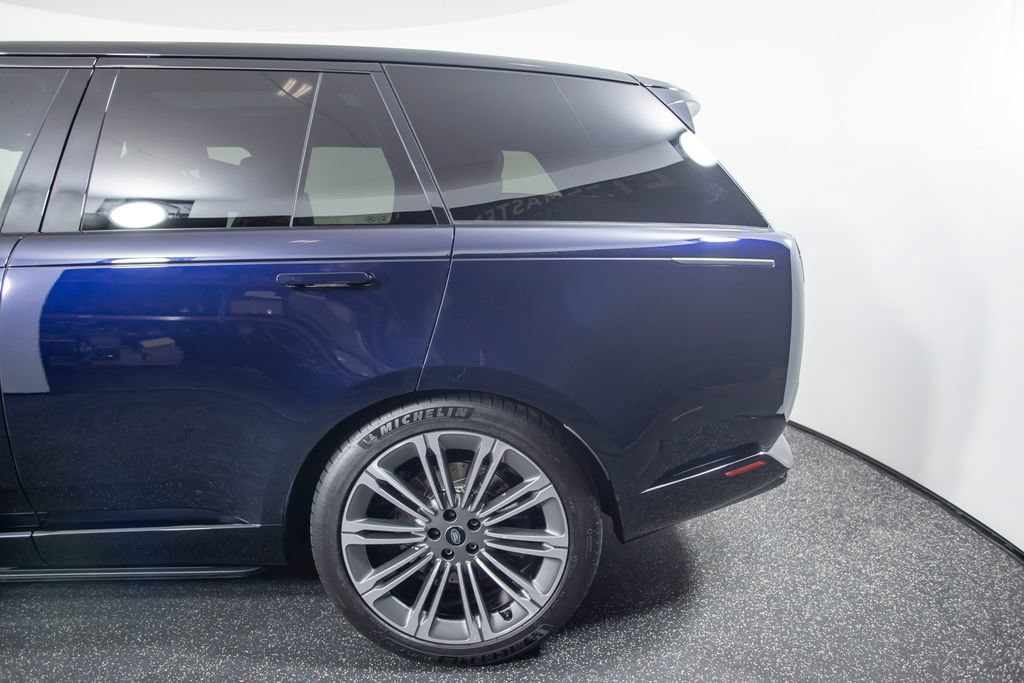Used 2023 Land Rover Range Rover SE AWD/4WD image 15