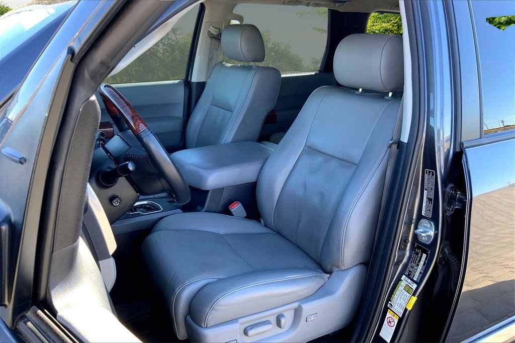 Used 2020 Toyota Sequoia Platinum image 21