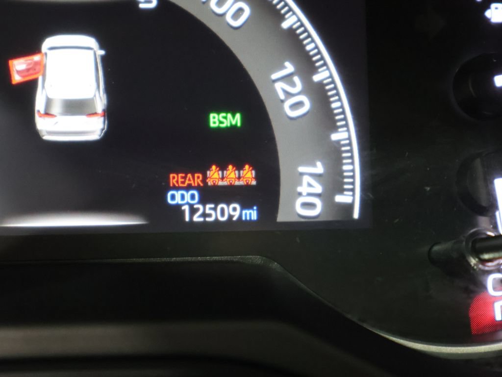 Used 2025 Toyota RAV4 XLE AWD/4WD image 38