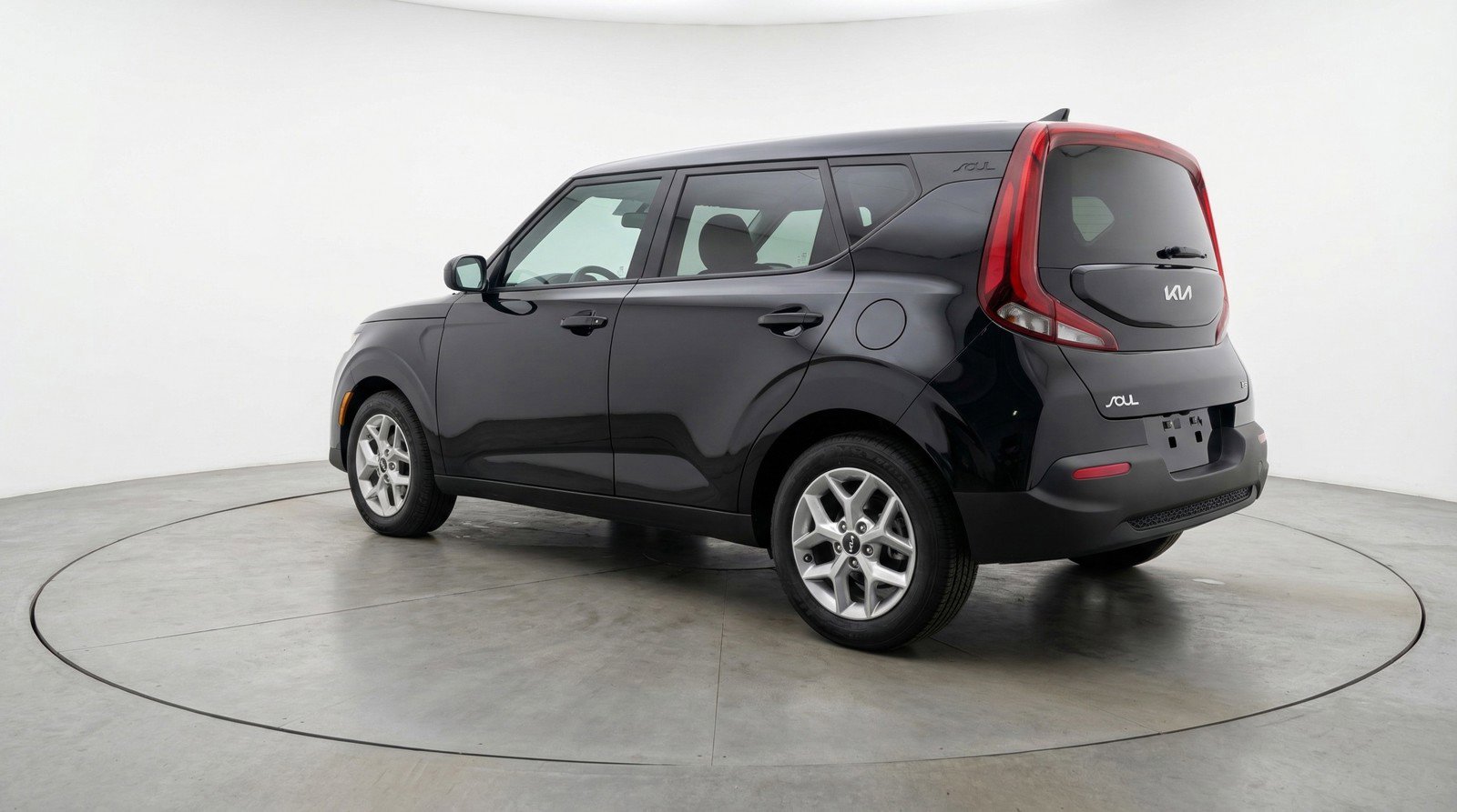 Used 2025 Kia Soul LX w/ LX Technology Package FWD image 6